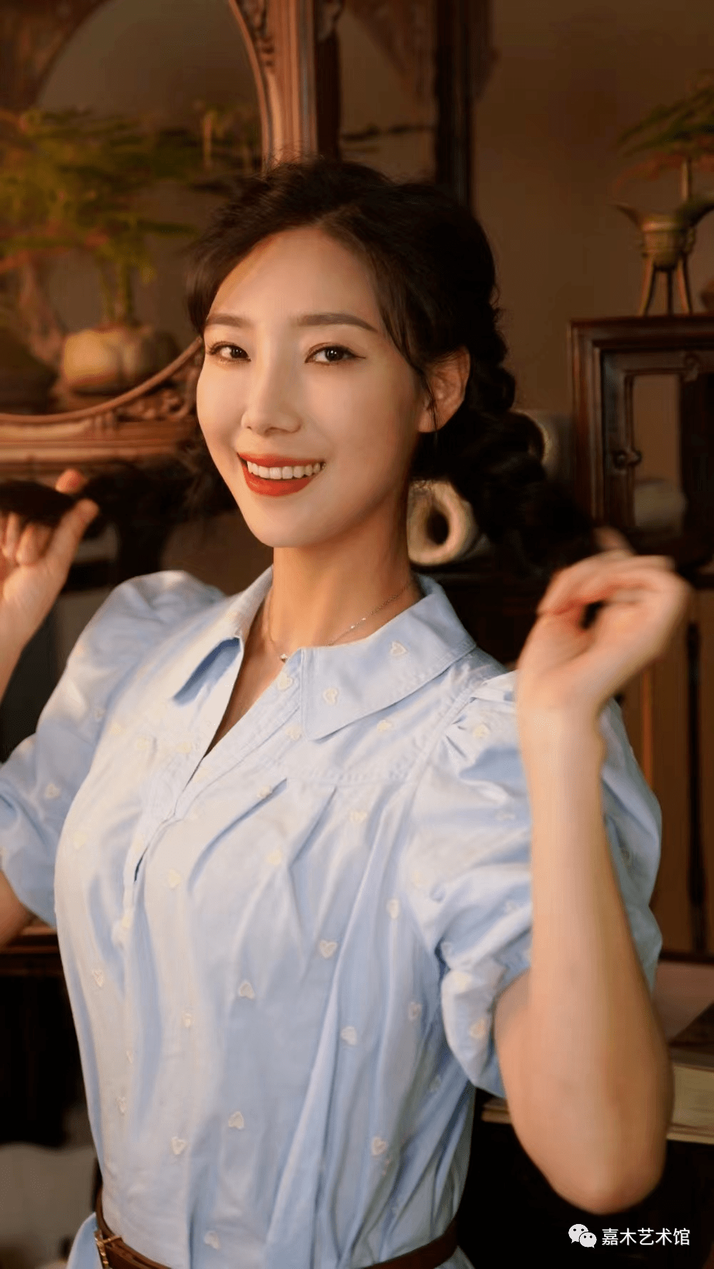 蒋艳篱,出生于湖南益阳,现为三级美术师,中国女画家协会会员,湖南省