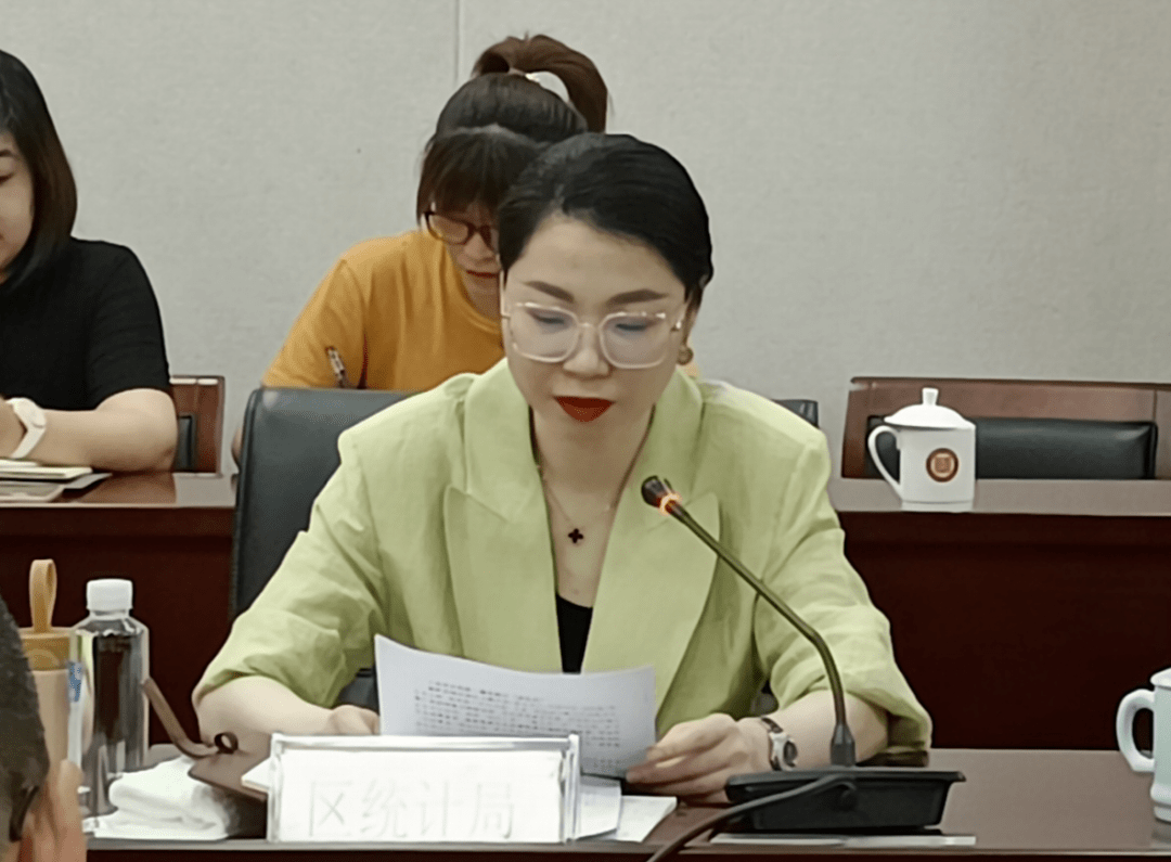 杭州市统计局党组书记吴槐庆一行赴上城区调研