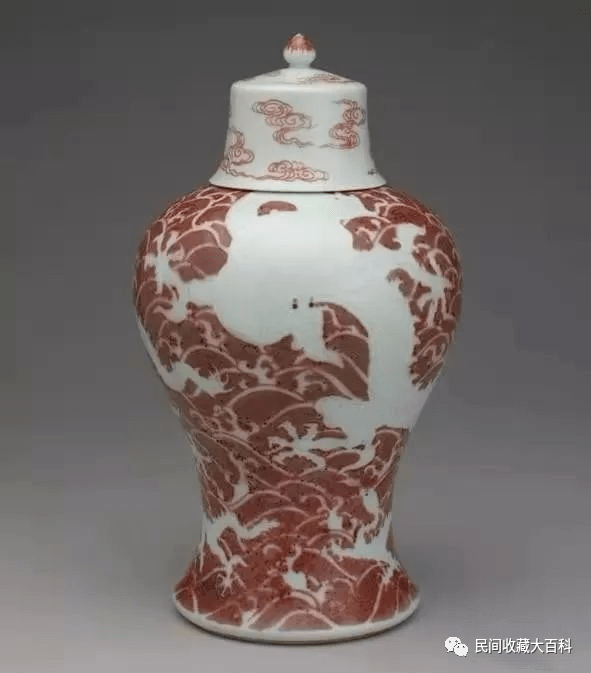 美国费城拍卖1300万人民币的清雍正仿永乐釉里红海水龙纹梅瓶