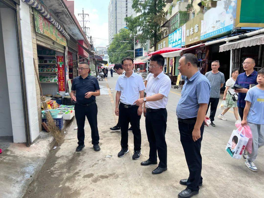 贾晓伟督查国卫复审迎检工作