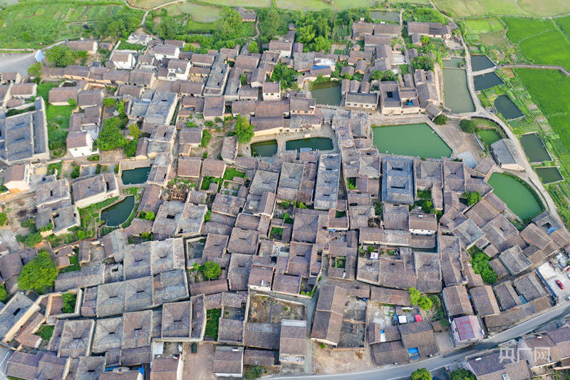 【航拍赣鄱】夏日古村处处景 古风古韵满乡愁