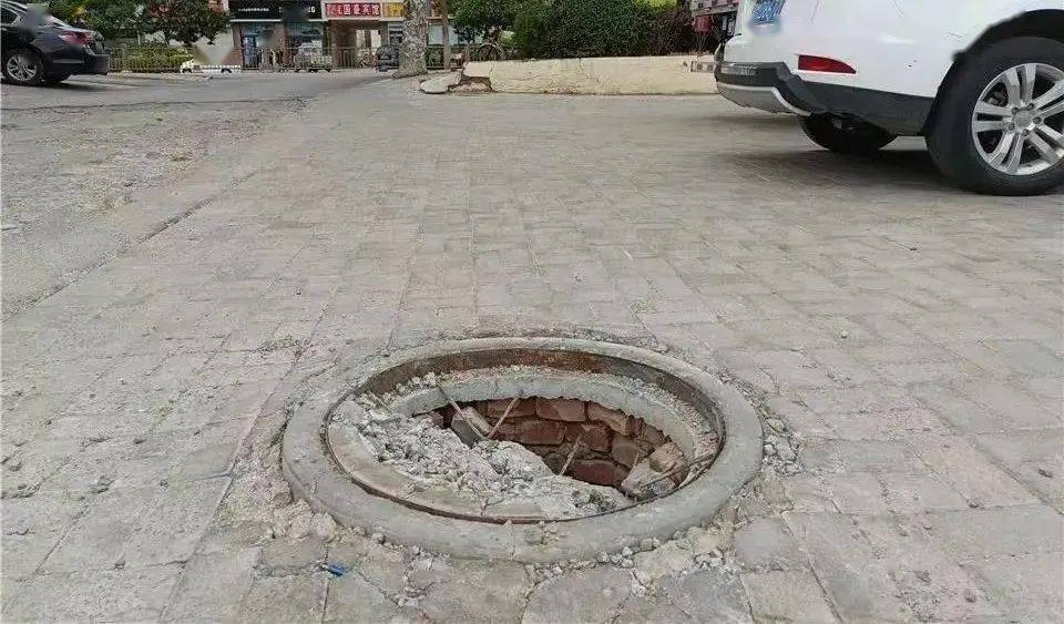巴彦浩特居民反映的这处窨井盖已经修好啦