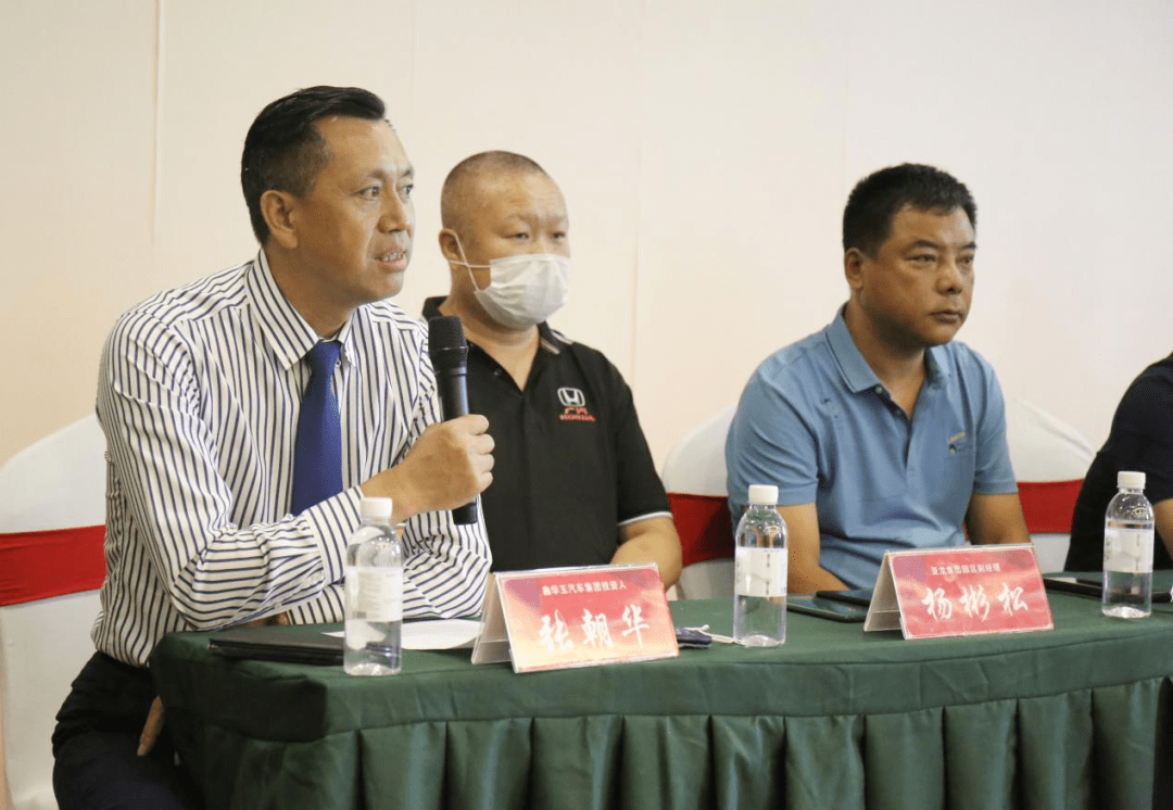 科右前旗人社局党组书记,局长佟占军,科右前旗就业服务中心主任黄刚