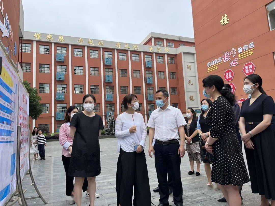 6月1日,南昌市青山湖区区委副书记,区长杨育星带队实地调研青山湖考区