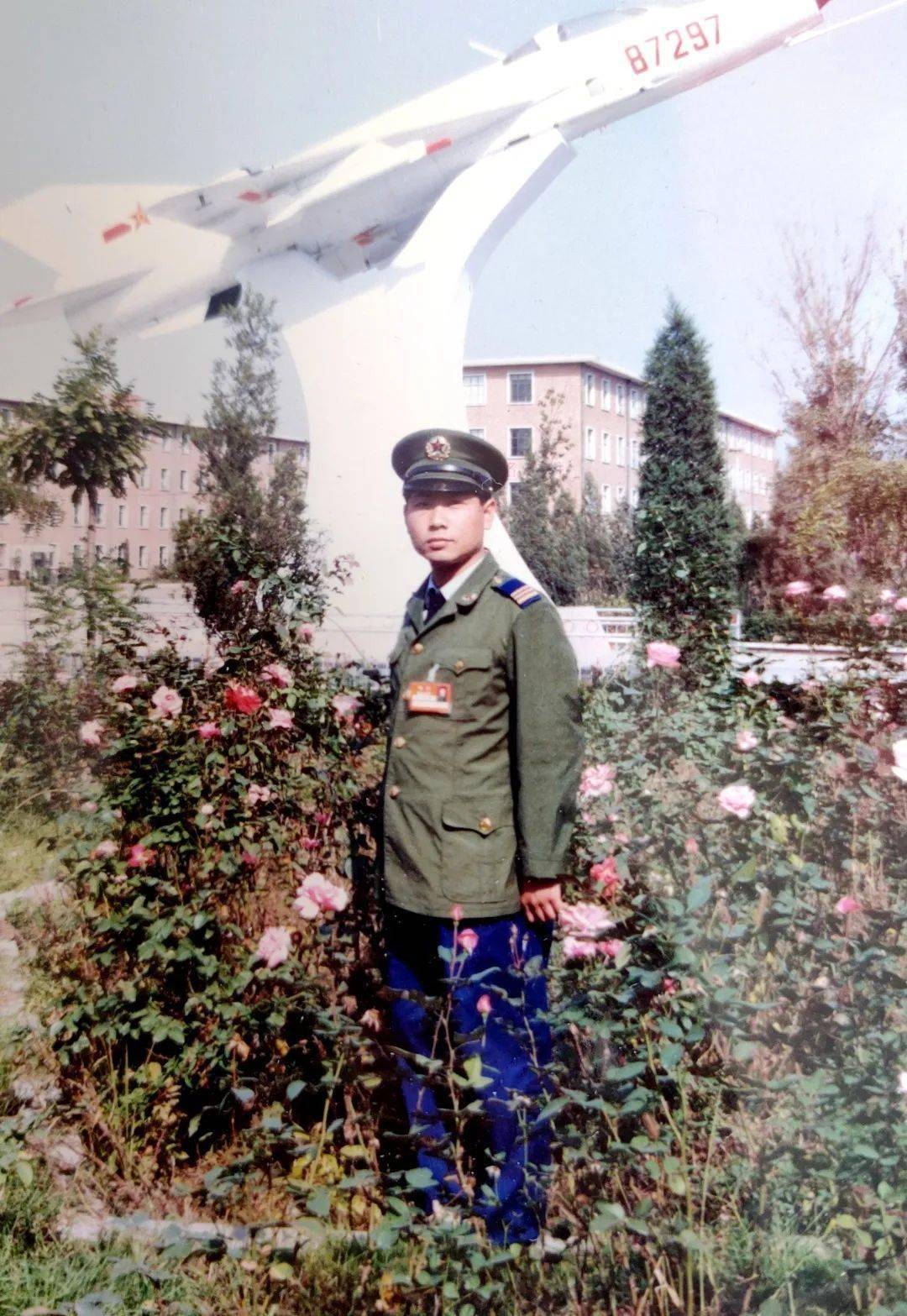 建军节2022/8/1在驻苏丹联合国维和部队里,他挥洒青春热血,用实际行动