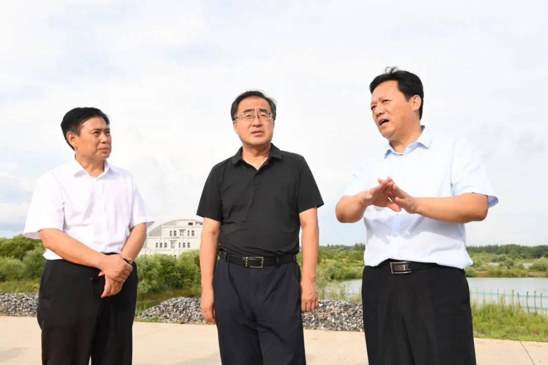 3日,市委书记,市总河湖长王秋实先后赴同江市,建三江农科区,抚远市