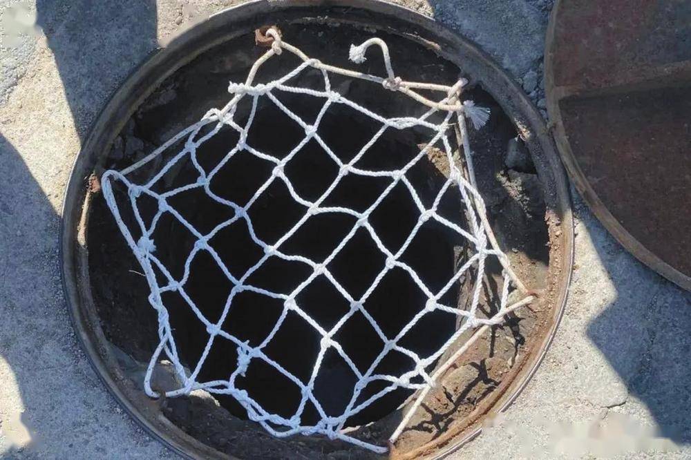 峰峰:3095个窨井"穿上"防坠网_工作_雨水_市政