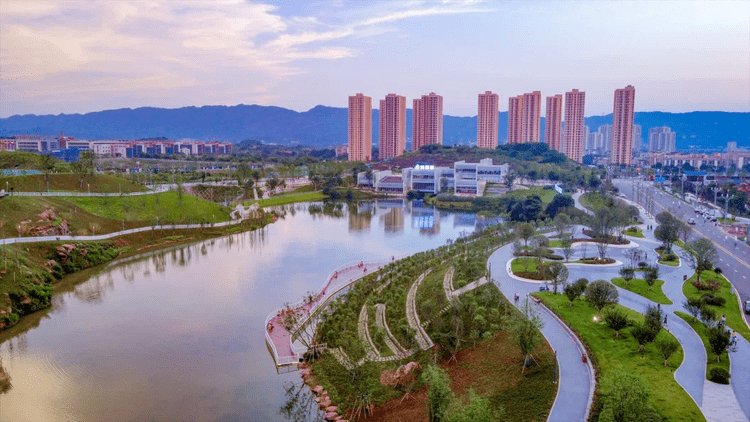 重庆凤鸣湖公园图片