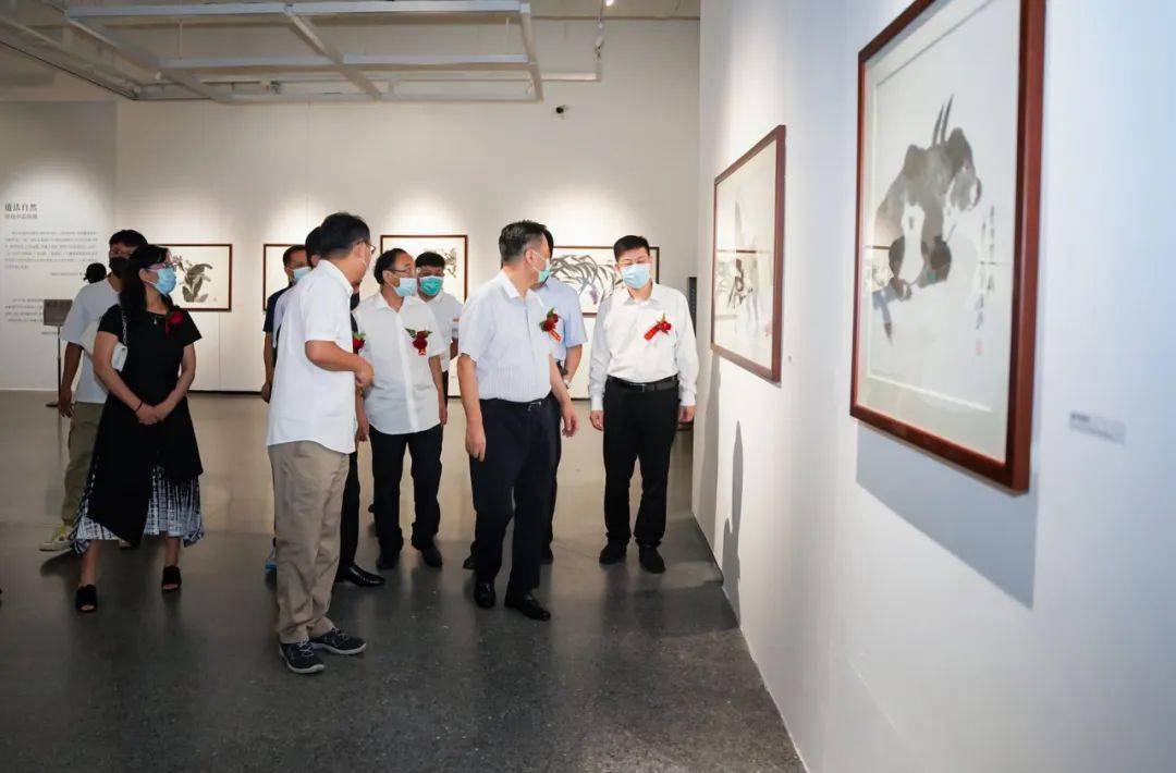 品鉴看展艺术美学之路的求索道法自然徐铭中国画展