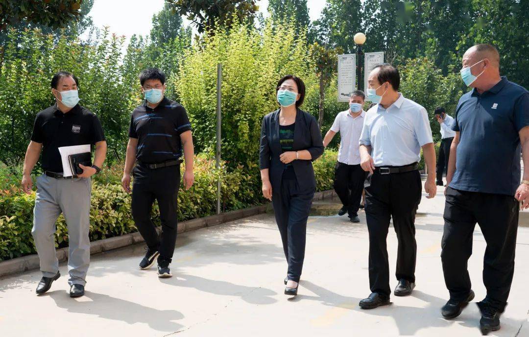 战一线市教育局领导分赴县区和学校督导检查工作