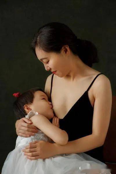 宝妈最新哺乳照 实拍图片