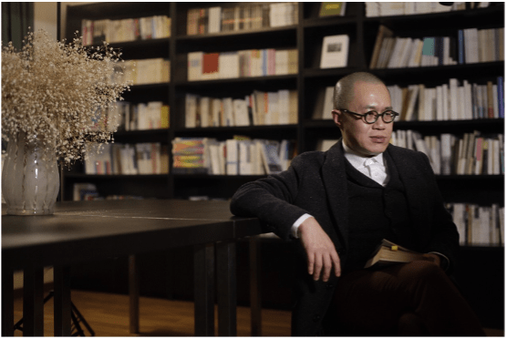 专访不温不火梁文道