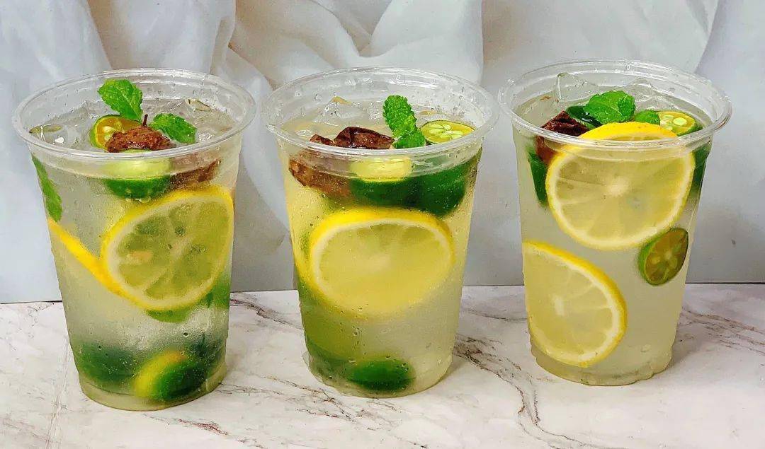 夏日标配饮品是谁发明的啊话梅柠檬水