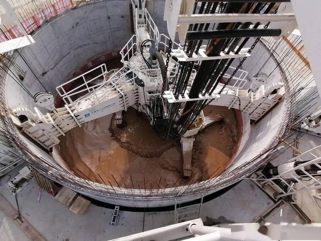 国内首台Φ14米竖井掘进首秀地下空间开发利器