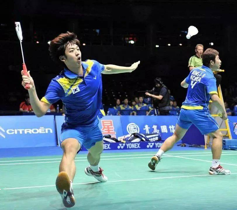 最终,陕西理工大学队获得了省十七运会羽毛球女子乙组的银牌.