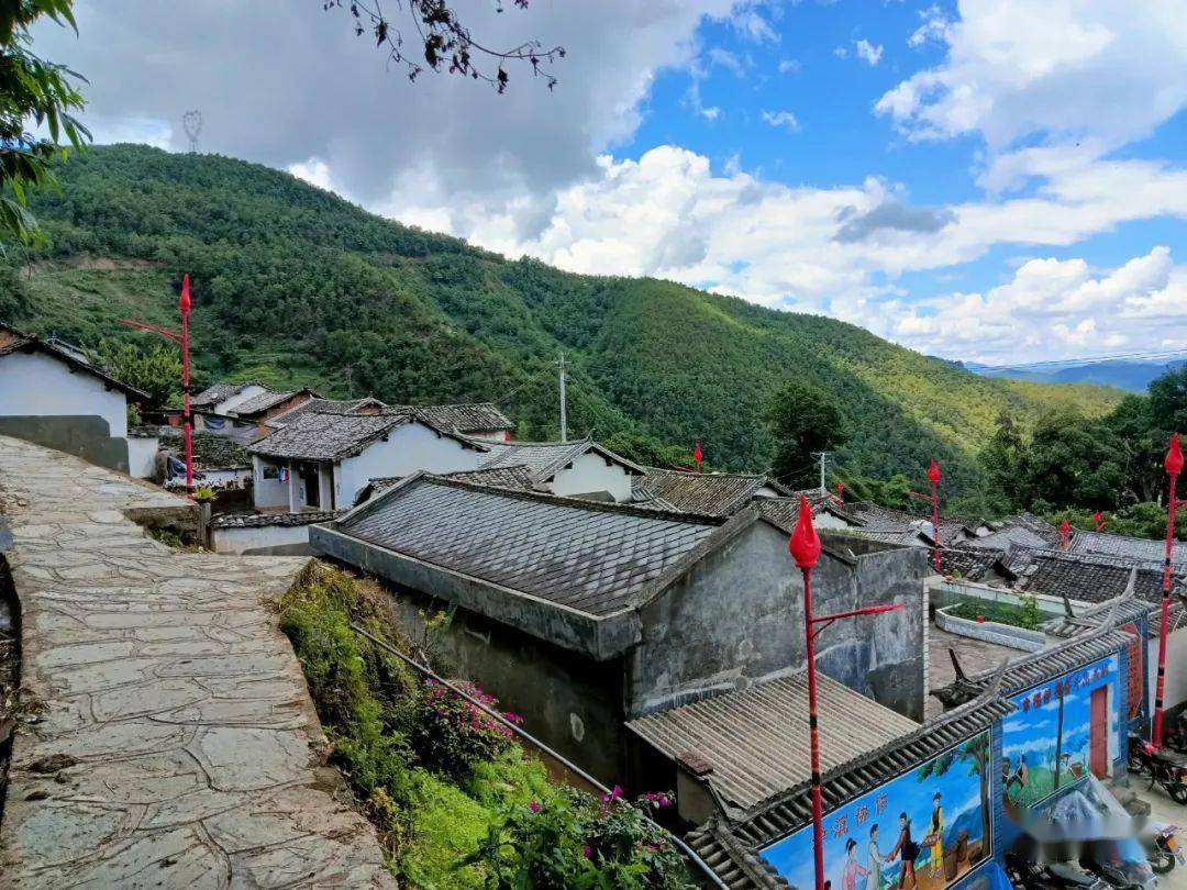 小湾东镇龙街村算细账共协商绘出古村新蓝图