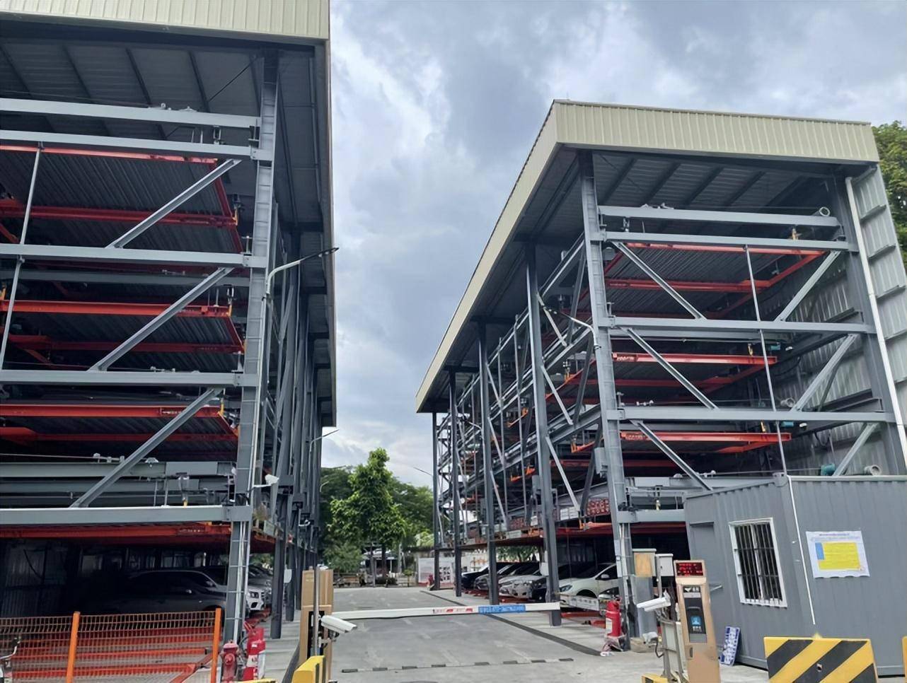 探索立体车库"黑科技":空中充电有得倾_建设_车位_小区