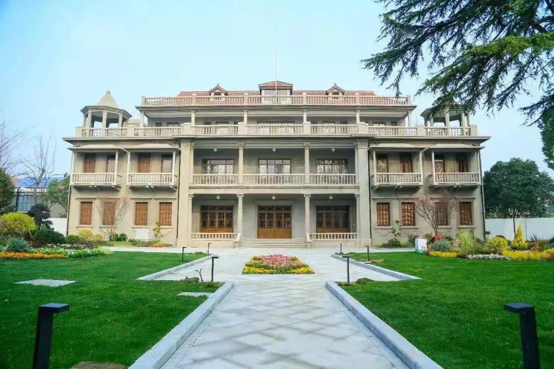 沈家花园99地址:南桥镇江海路229号上海悦华大酒店,位于奉贤区南桥