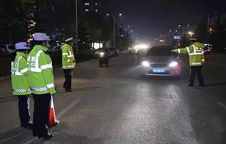 白天亮着日间行车灯 有必要吗 费电吗 搜狐汽车 搜狐网
