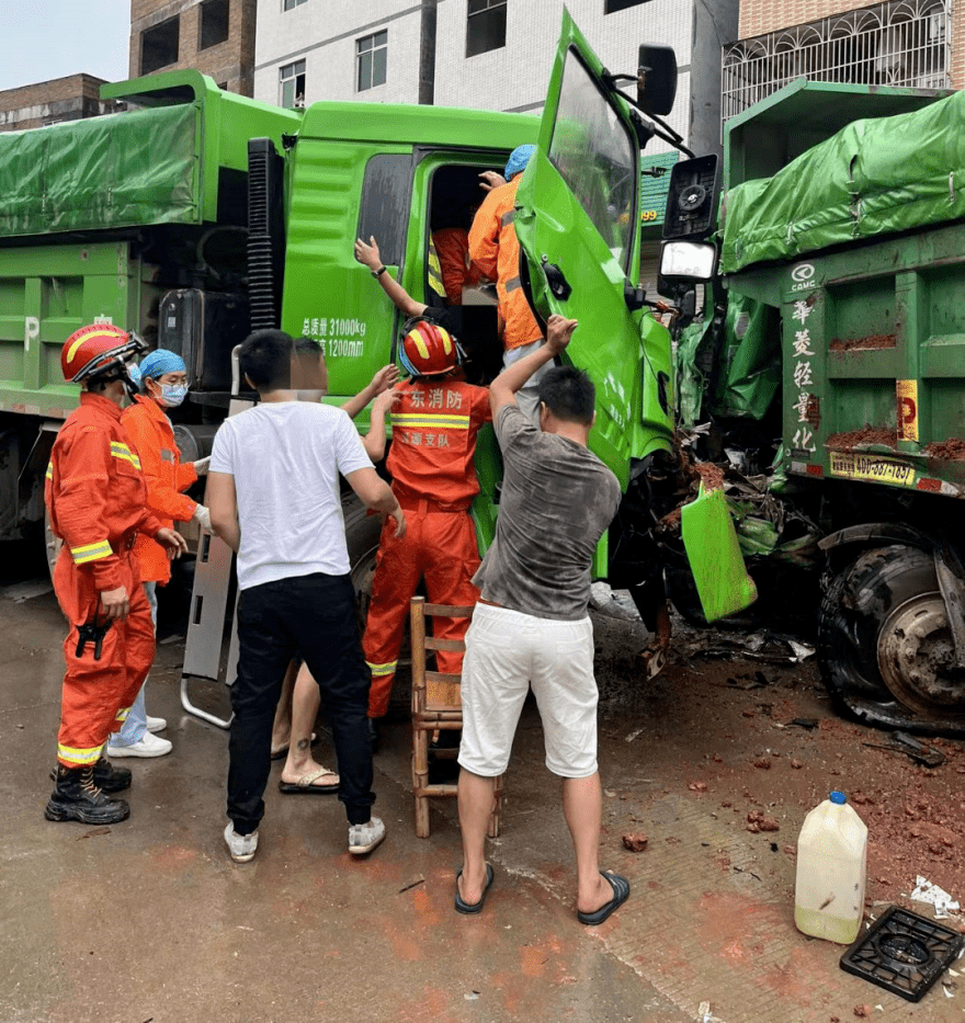 事发河源!司机因操作不当,货车"漂移"险送命!_雨天_车辆_行车