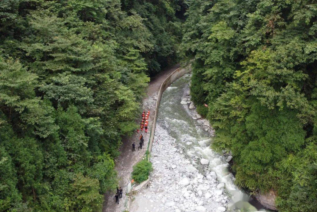 四川彭州龍槽溝