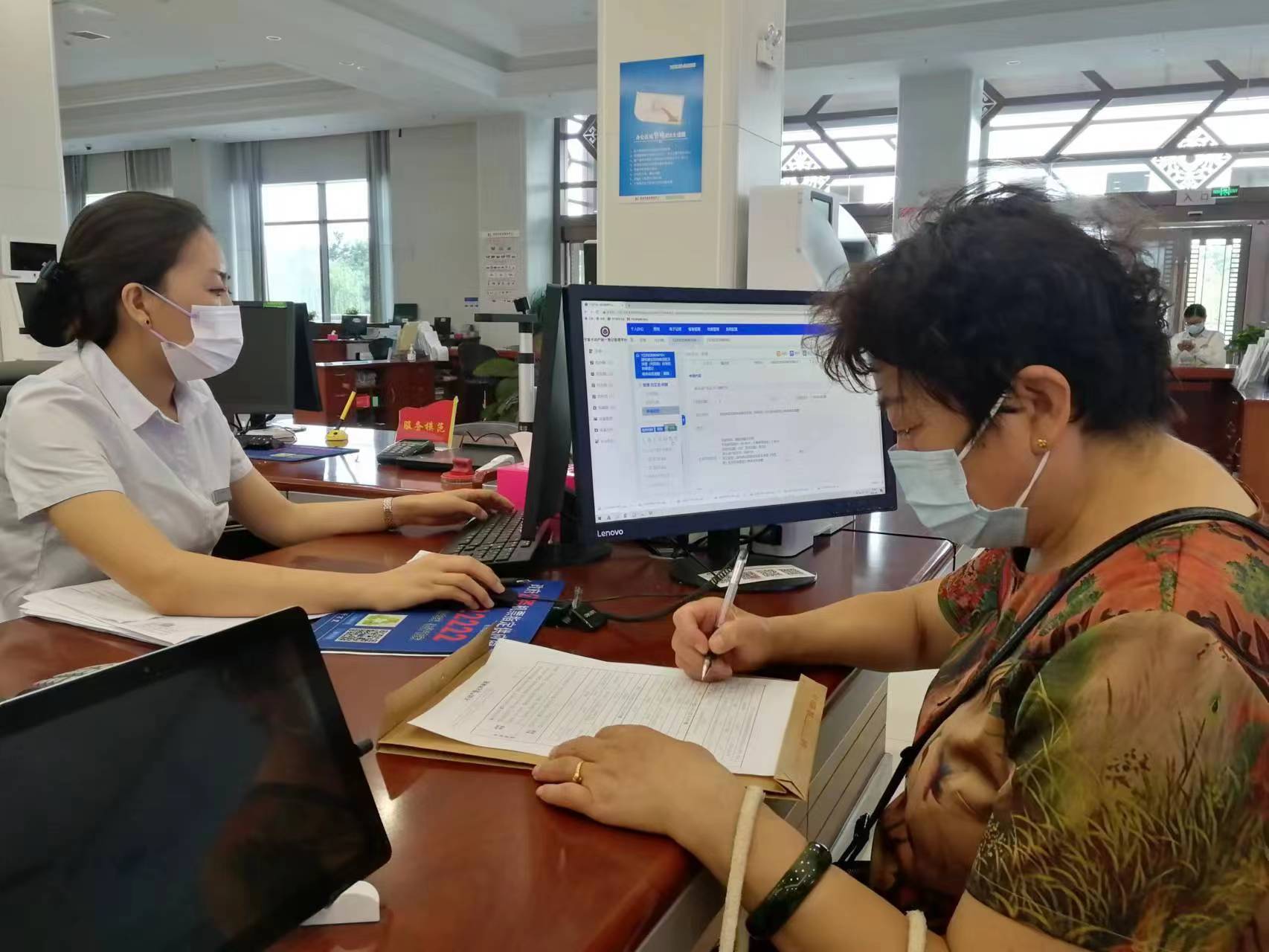 固原市审批局为企业挽回损失10多万元_生产_食品_许可证