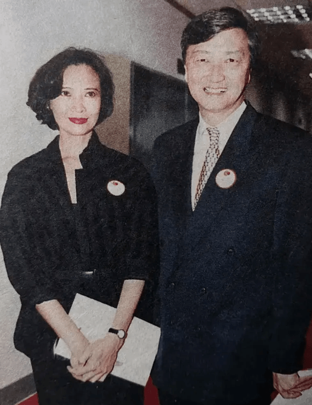 影后萧芳芳悲痛证实丈夫去世,5月确诊胰腺癌,曾两度开刀手术_张正甫