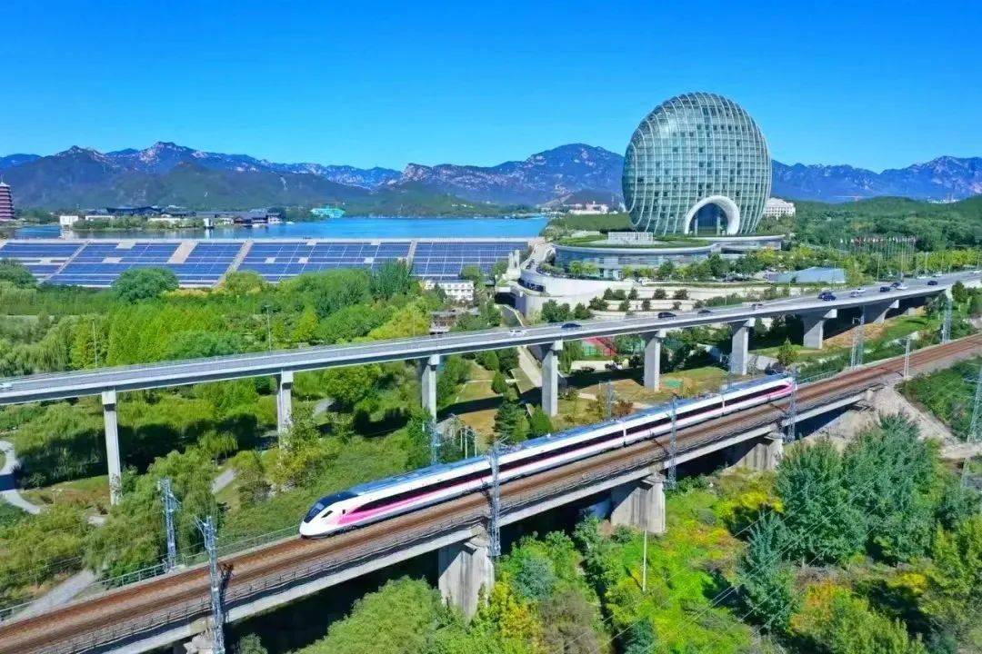 今天,我们乘坐开往影都的列车看怀柔!_铁路_北京_电影节