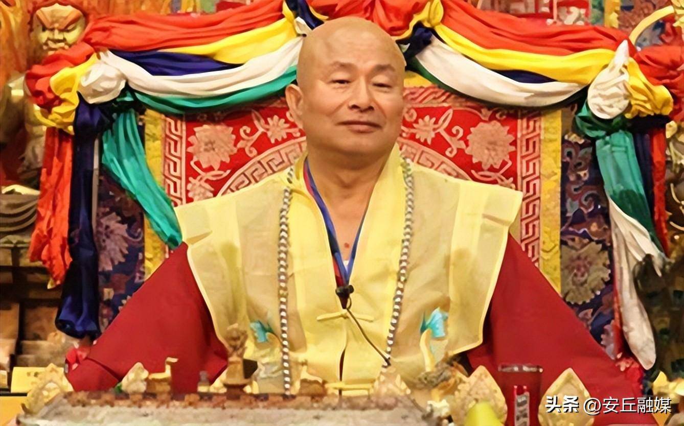 自封"活佛"的卢胜彦该组织以"法天,法地,法人"的原则,杂以明清以来