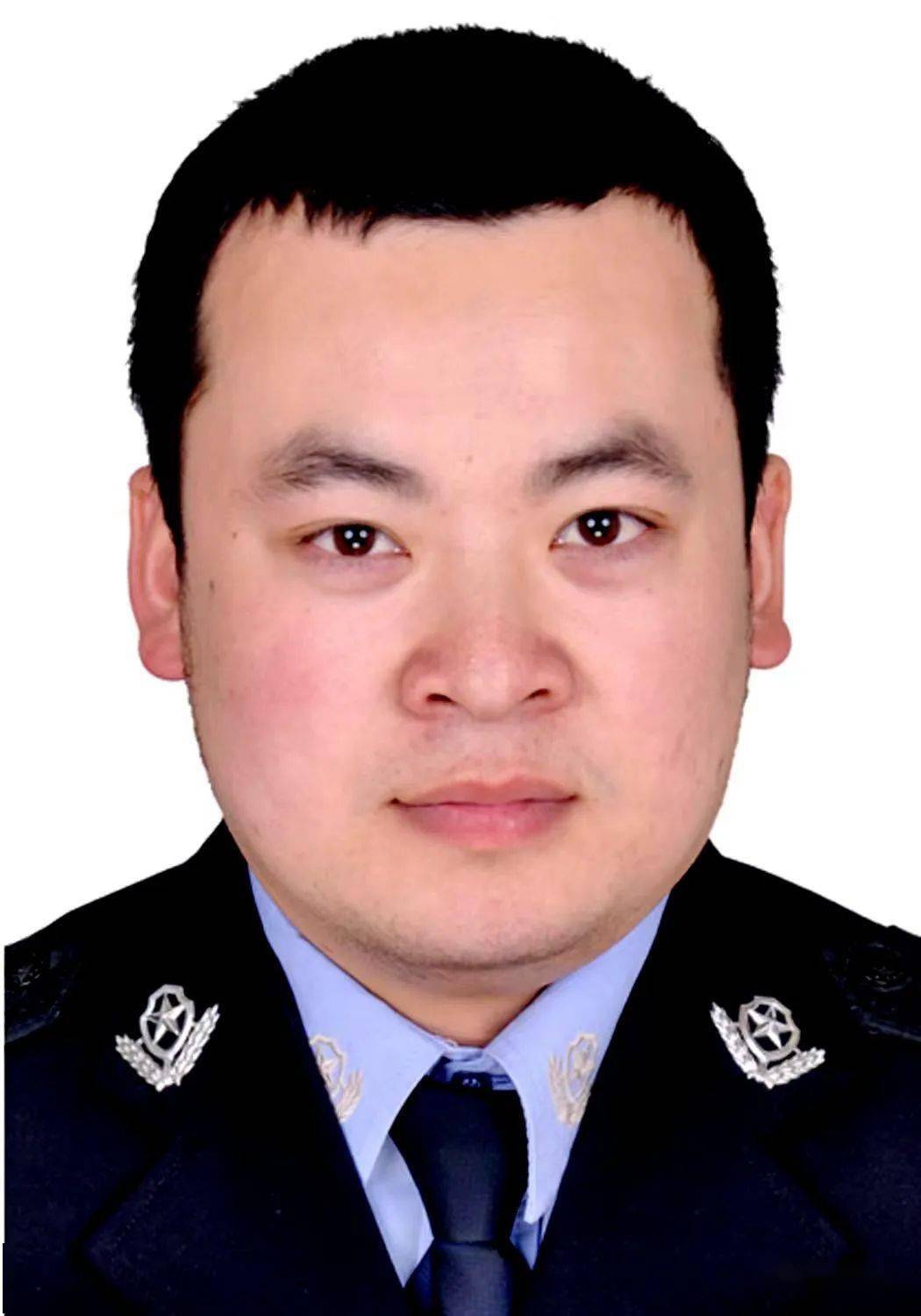 (直接点击下方蓝色标题即可阅读):从小秘书到驻京办主任,他把自己活成