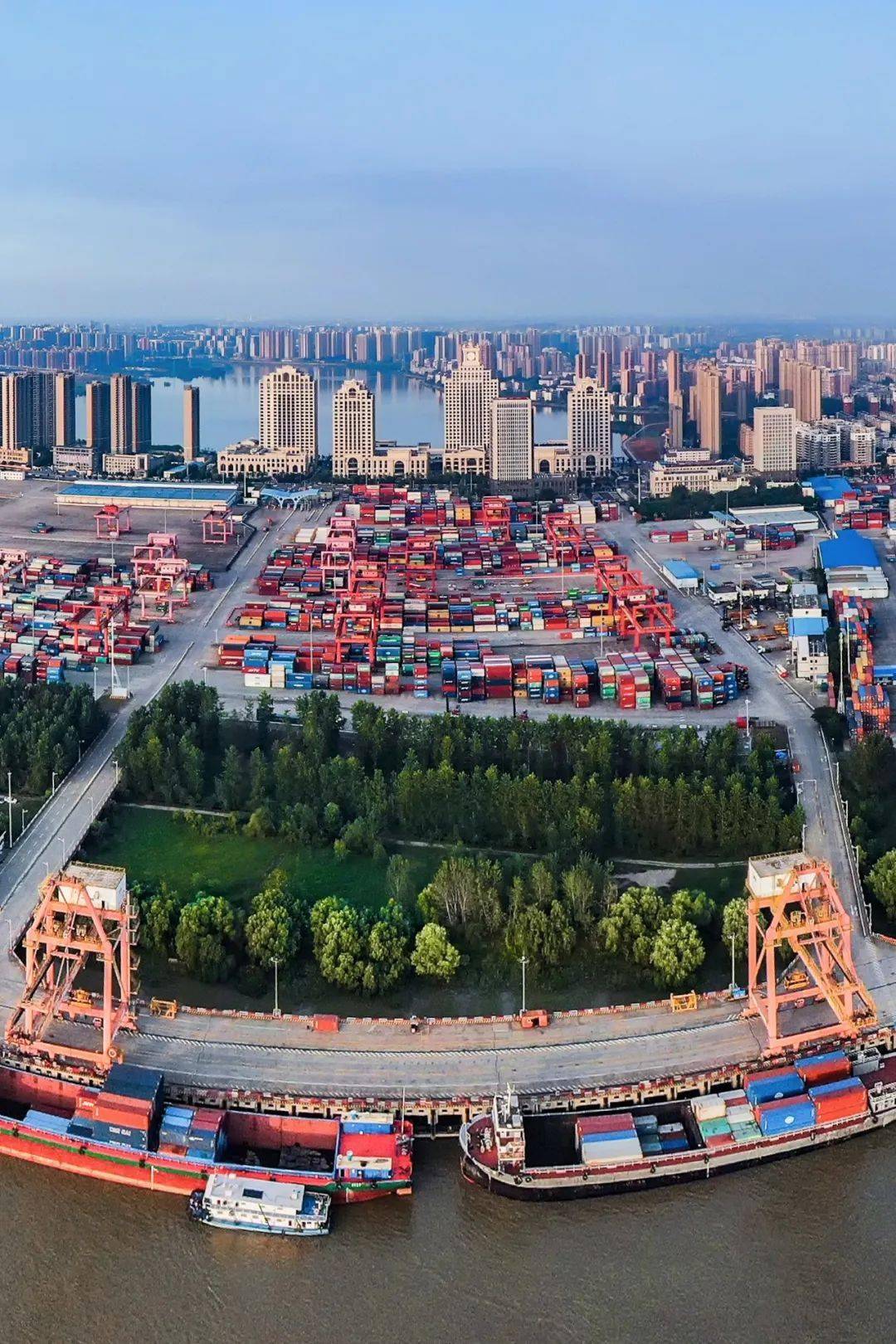 人在武汉江边,你登过几个码头?_汉口_房子_杨泗港