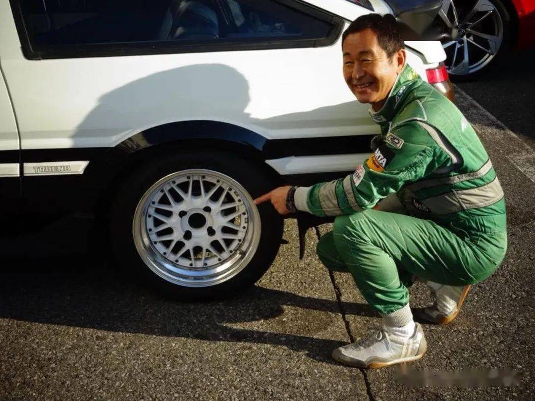 之后土屋圭市还参与过日本f3锦标赛和偶像高桥国光曾征战过的日本房车