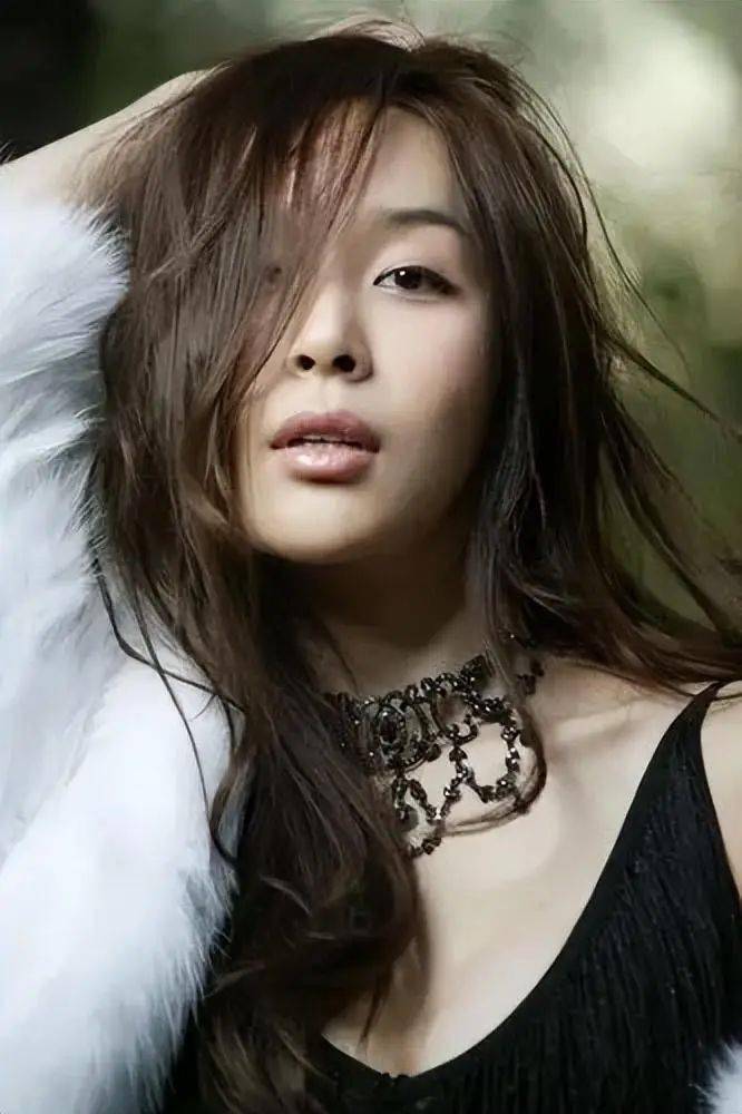 45岁"变性人"河莉秀的十年婚姻:为"爱"付出的代价太大_男友_父母_手术