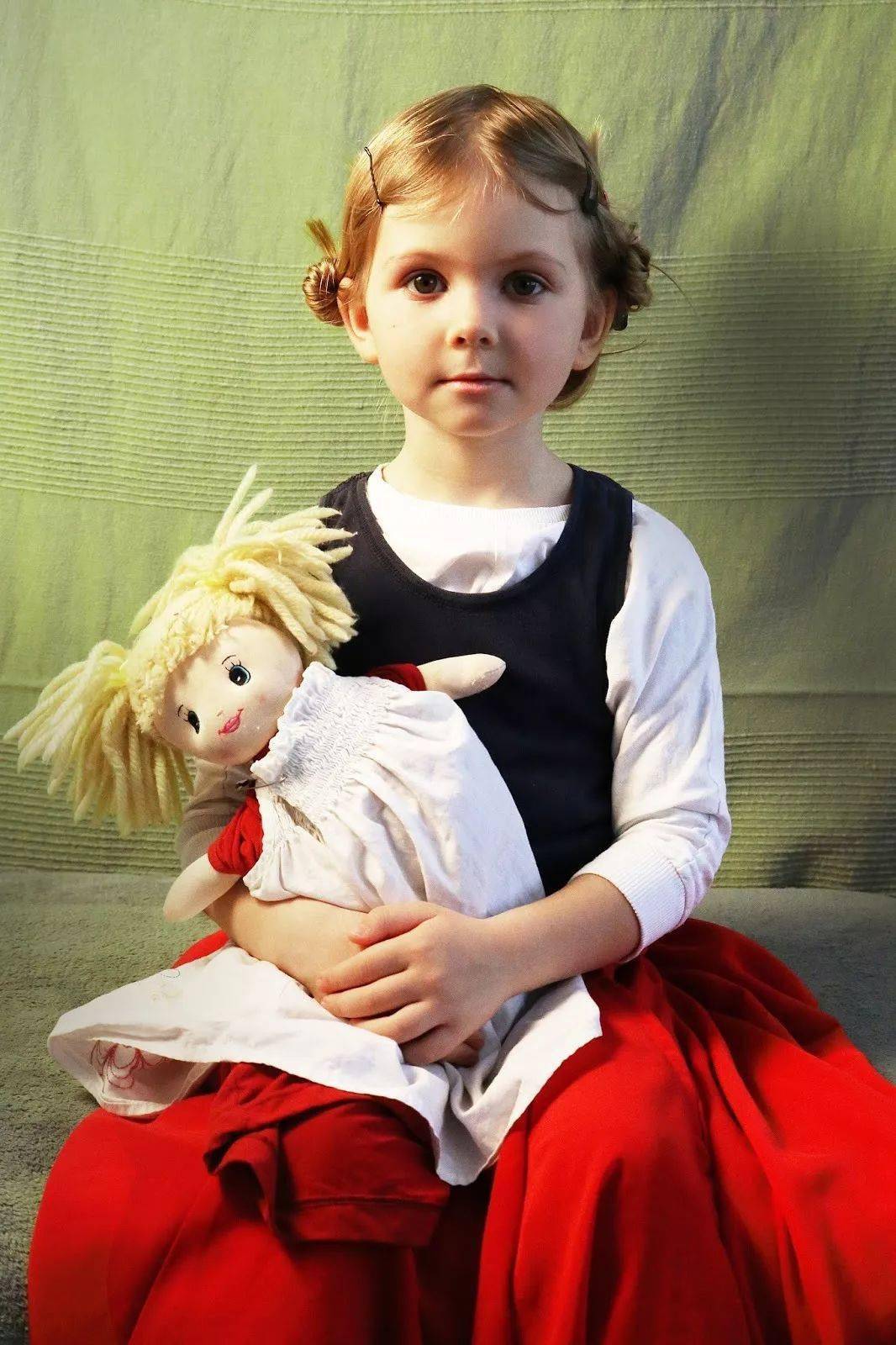 有创意,摄影师妈妈模仿世界名画拍摄萌娃照_露西·_宝宝_女孩