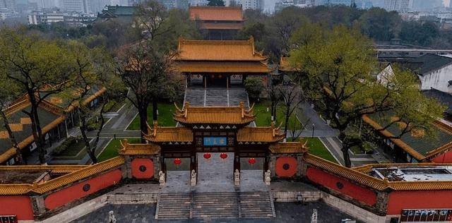 南京有一5A级景区，江南地区级别最高，古建筑群风景秀丽！
