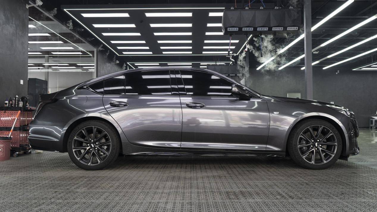 天津汽车贴膜凯迪拉克ct5液态金属玛瑙灰改色案例分享_搜狐汽车_搜狐