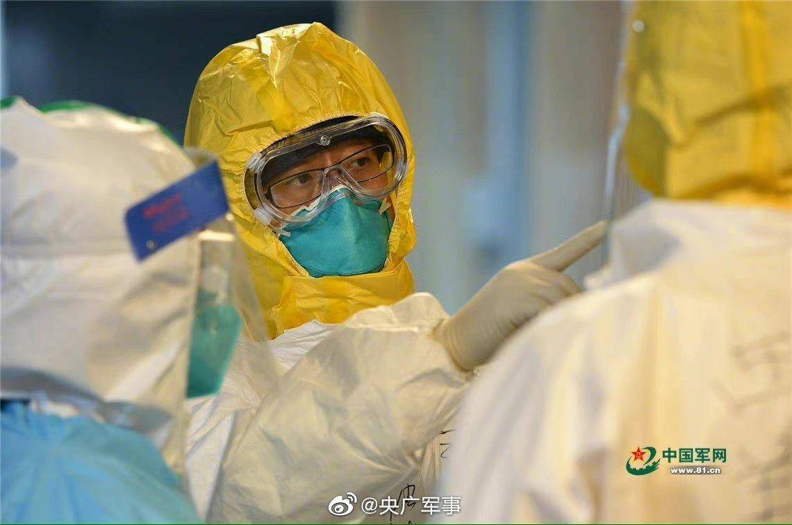 他们是军人也是医生_人民_军医_守护