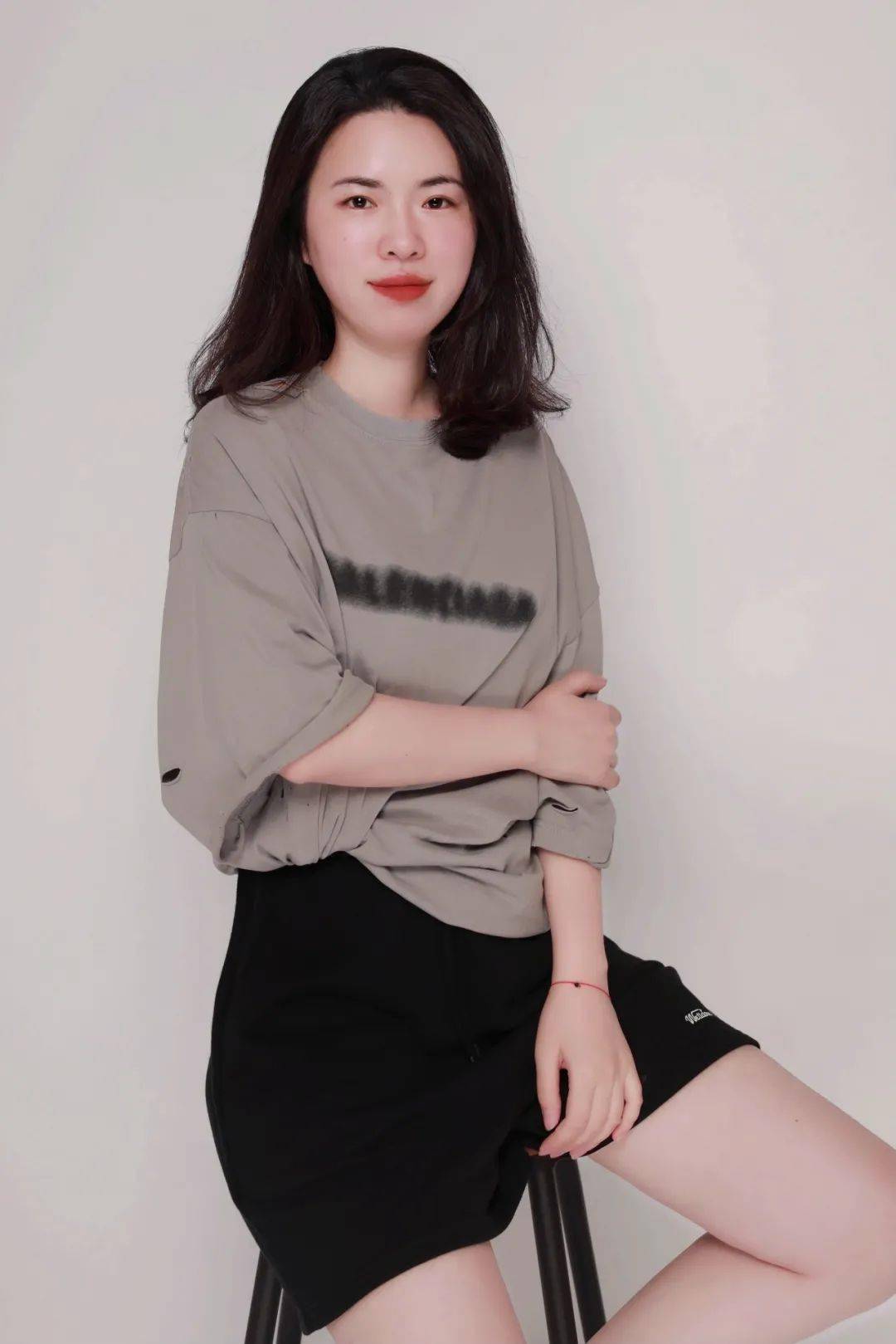 全日制本科,小学美术教师资格证.