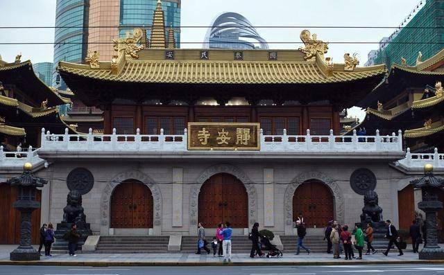 上海又一寺庙走红，地处繁华市中心，还藏着一处直通大海的黄泉