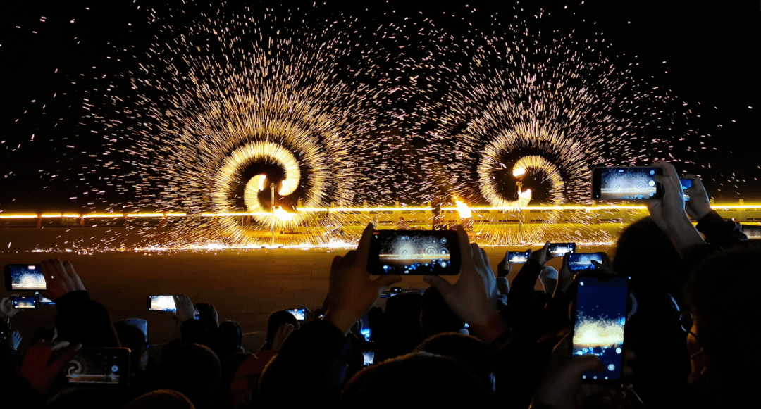 自助烧烤只要58元!打铁花,烟花秀,篝火晚会…_花海_朋友_活动