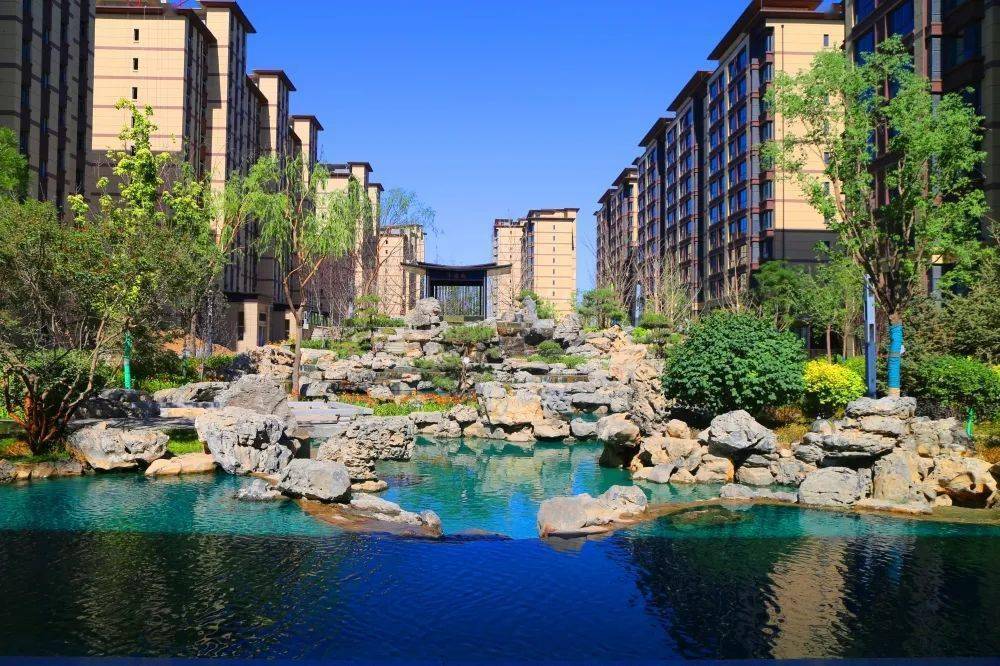万隆地产·南湖国际荣获嘉峪关市首家"交房即交证"荣誉单位!