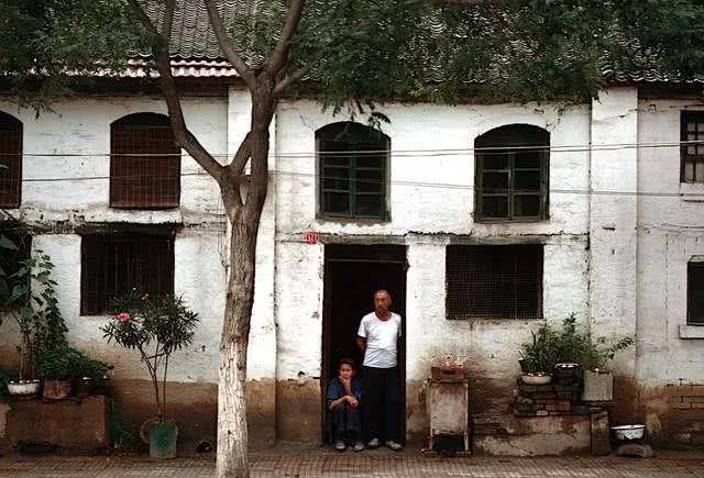 关中旧影1981年，西安碑林区的民居街景，咸阳乾县传统窑洞