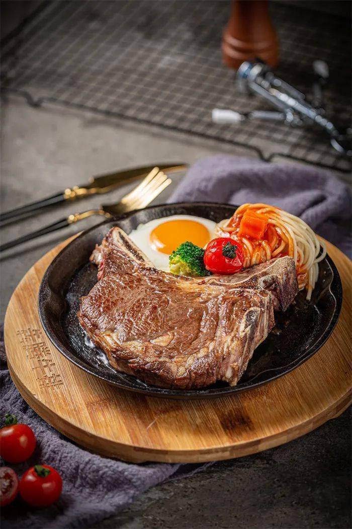 精选带骨沙朗牛排