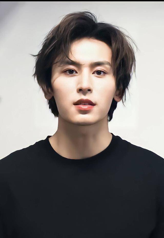 张哲瀚恋情实锤?