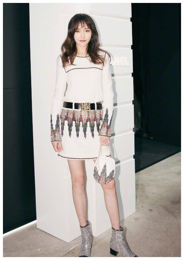 向来低调的唐嫣,突然秀恩爱,穿了罗晋的裤子就出门