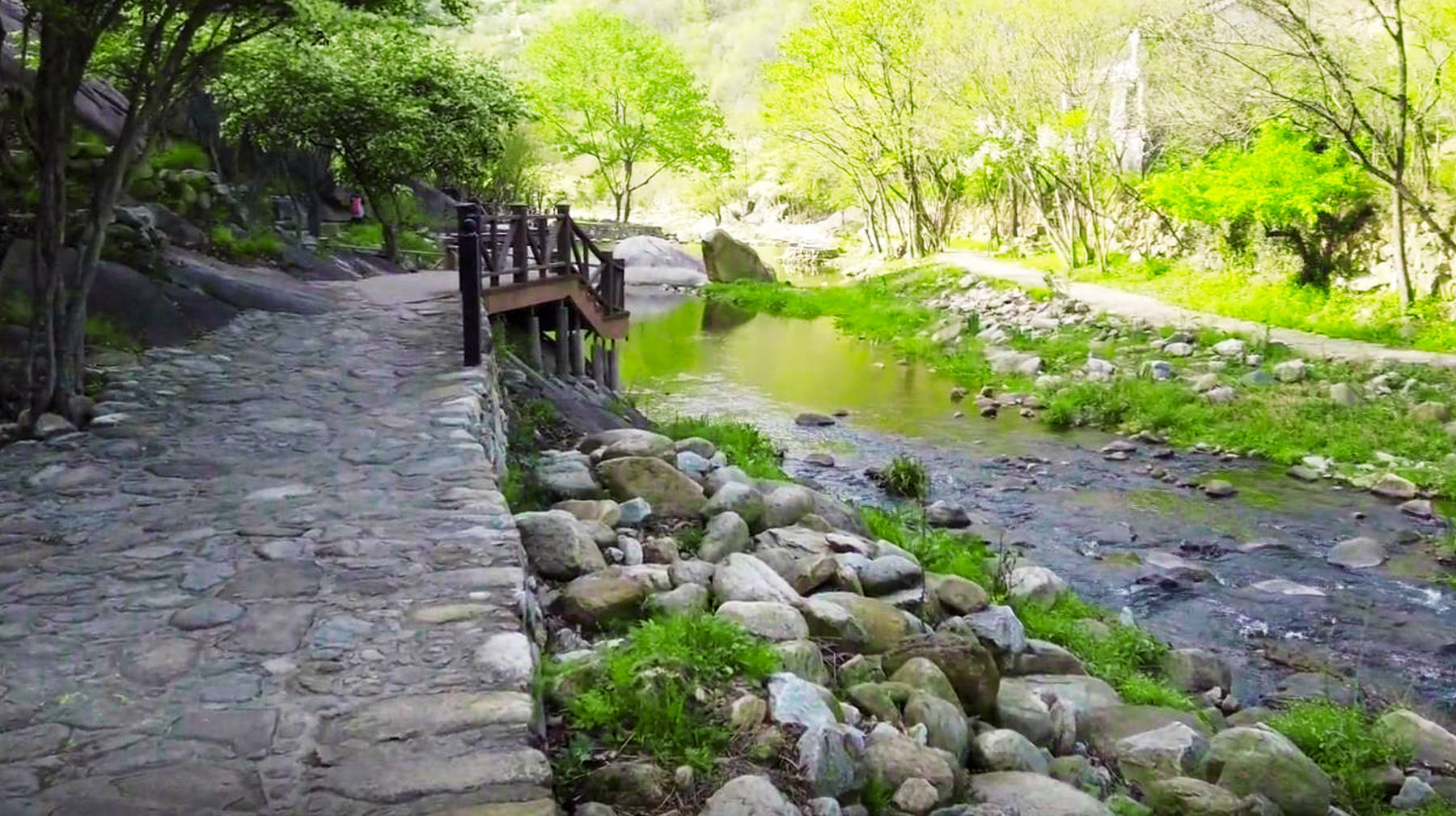 在香溪谷这边溜达一圈,看到的自然山体景致多,改造的痕迹虽然有,但不