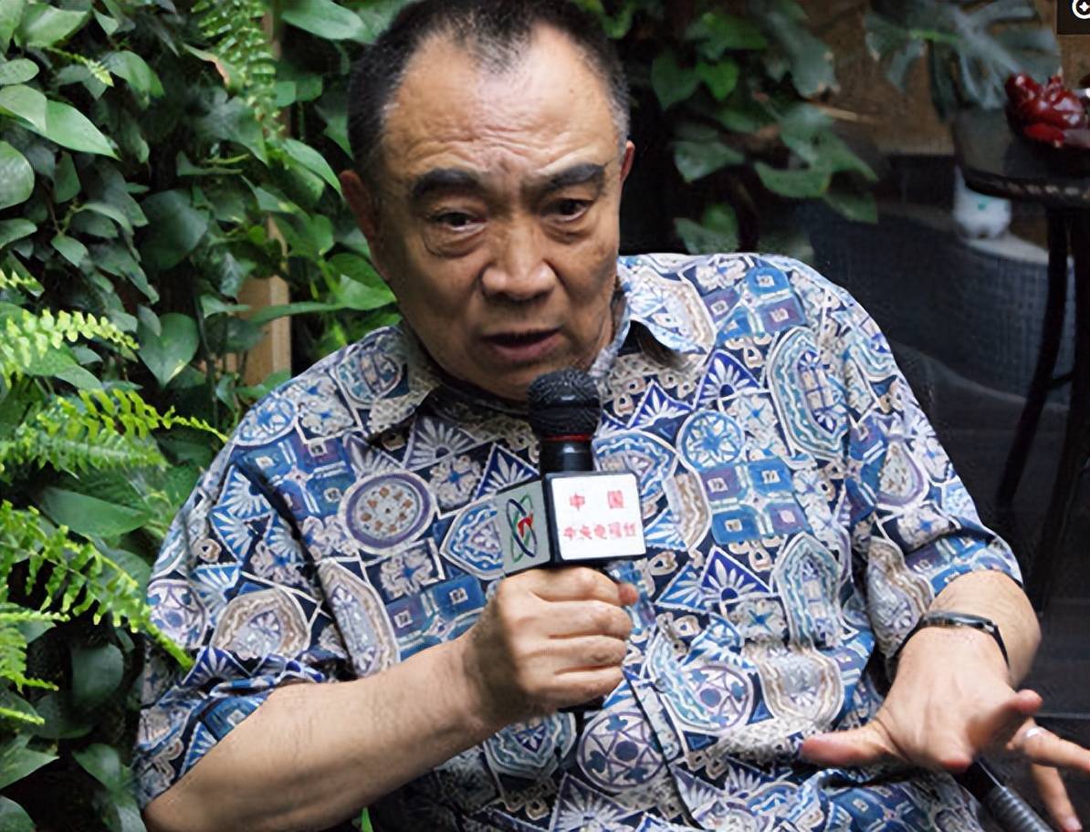 "曹操"鲍国安的"消失",是娱乐圈的悲哀和损失_三国演义_王扶林_因为