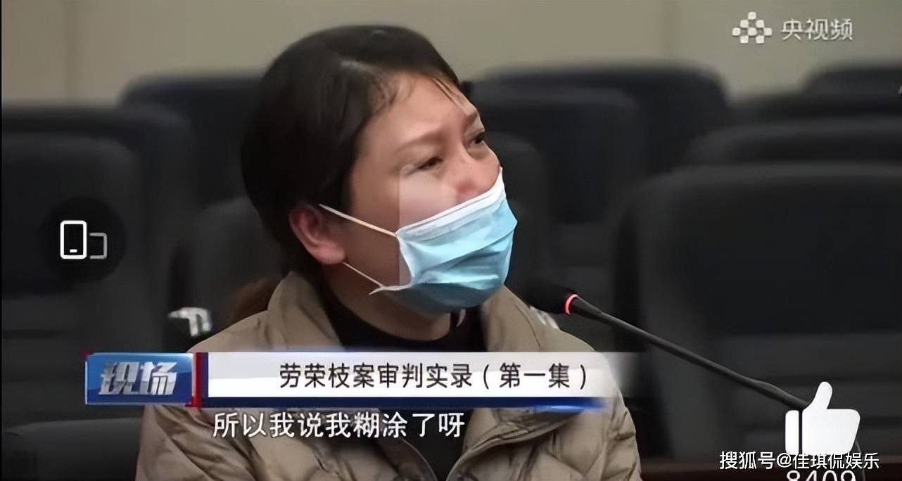 跳肚皮舞的总觉得不是她,她没有那么白,后边录视频的倒像她 !圣诞节