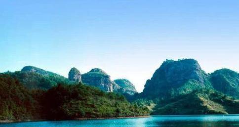 悬崖飞瀑，奇峰怪石！江西这一景区，藏有稀有的丹霞地貌，景色美