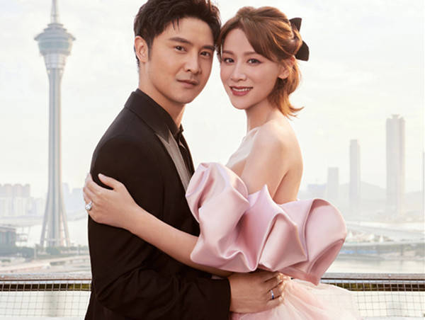 田亮叶一茜结婚14年再次拍婚纱大片,夫妻两人深情相拥,甜如初恋,网友